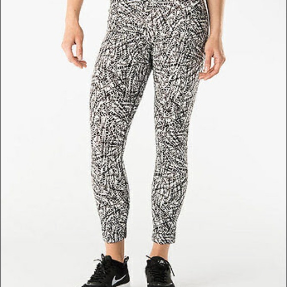 Nike Patterned Cotton Crop Leggings